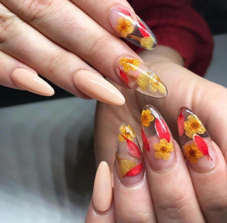 Маникюр на нарощенные длинные ногти