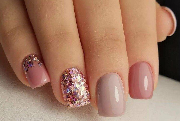 Маникюр с блестками