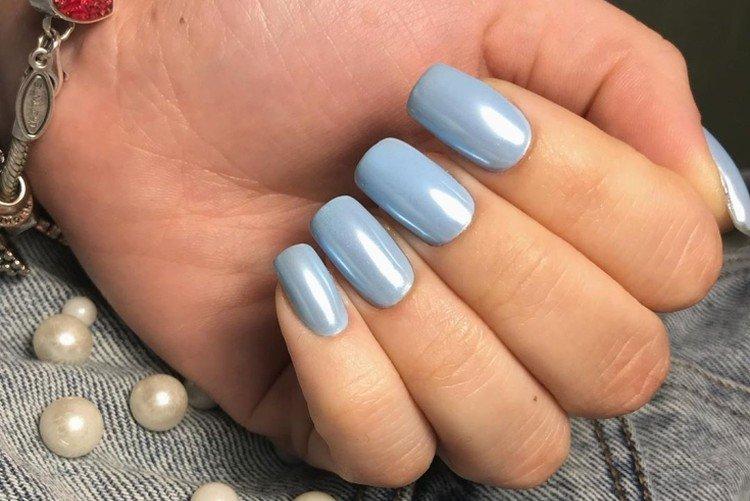 Голубой маникюр с втиркой