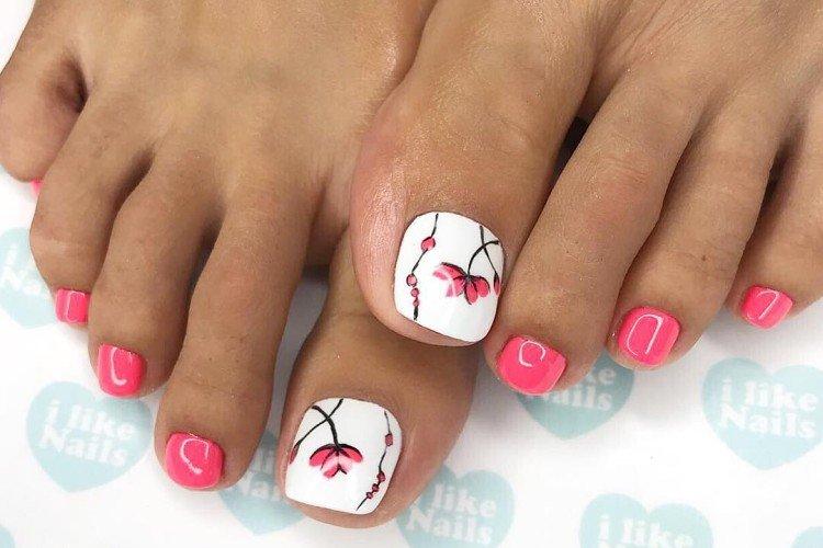 Педикюр с рисунками