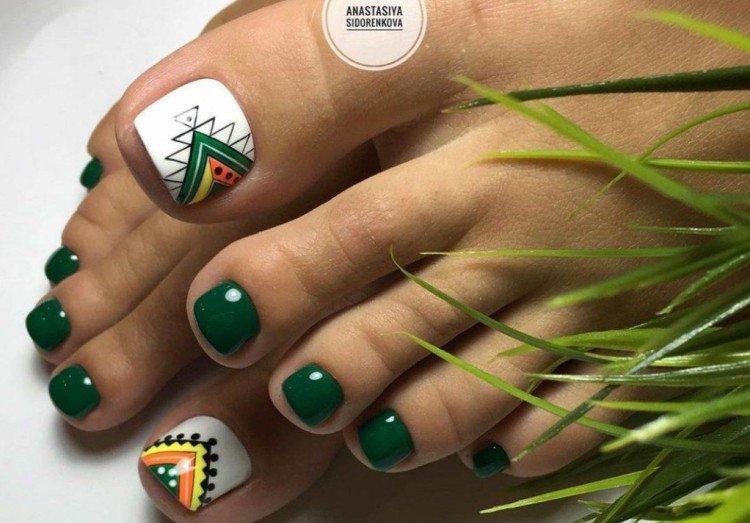 Педикюр с рисунками