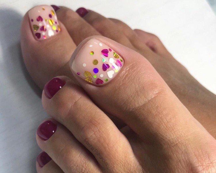 Педикюр с камифубиками и конфетти