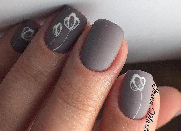 Матовый серый маникюр