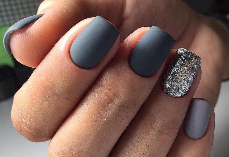 Темно-серый маникюр