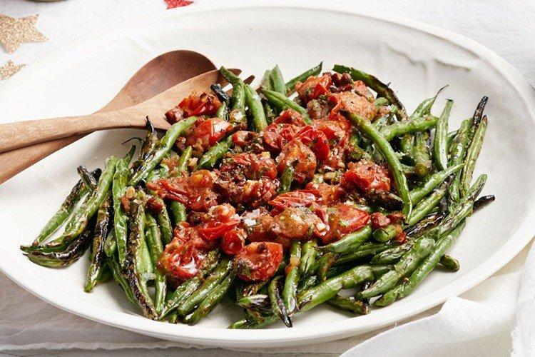 Стручковая фасоль с базиликом и моцареллой