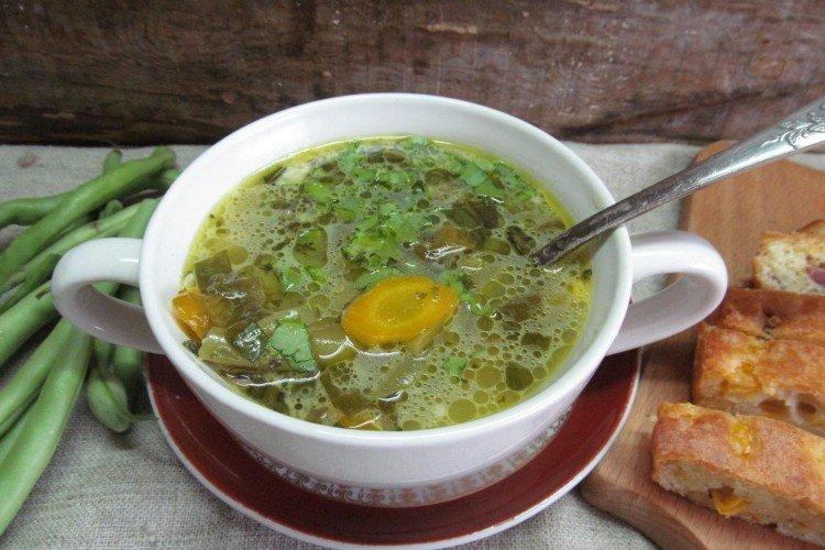 Суп со стручковой фасолью и шпинатом