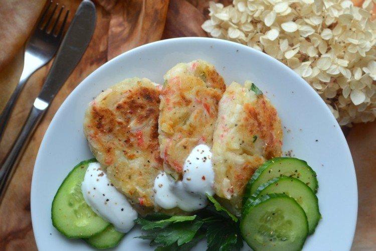 Картофельные котлеты с крабовыми палочками