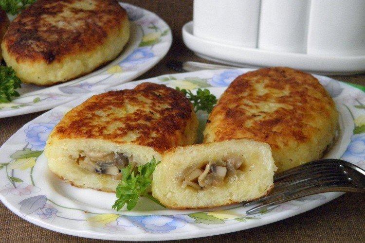 Картофельные котлеты с грибной начинкой