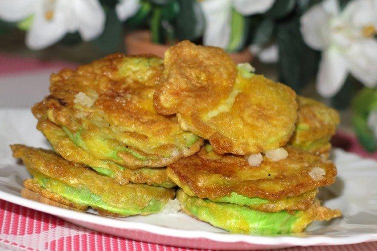 Кабачки в кляре на минералке