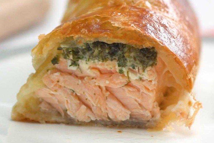 Пирог из красной рыбы