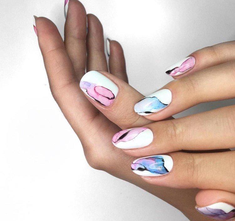 Акварельный дизайн ногтей