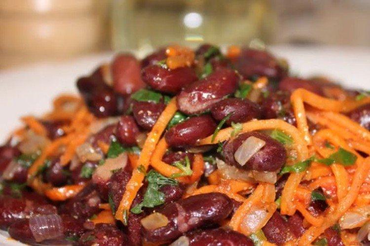 Салат с корейской морковью и фасолью
