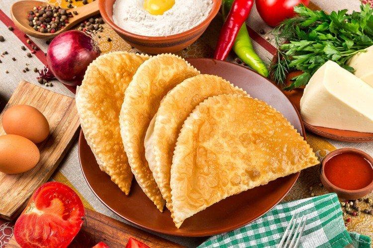 Чебуреки со свининой