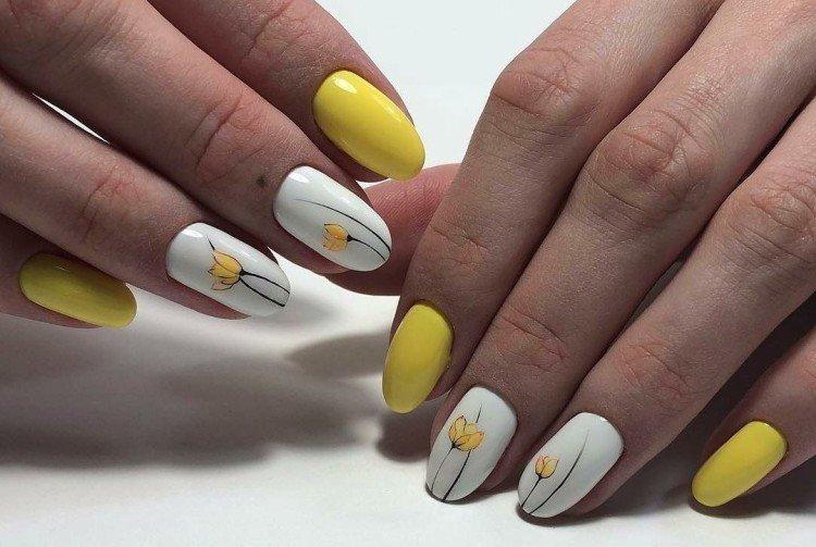 Желтый маникюр с белым
