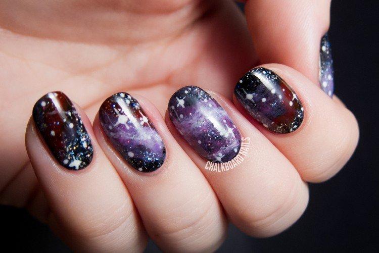 Космический маникюр