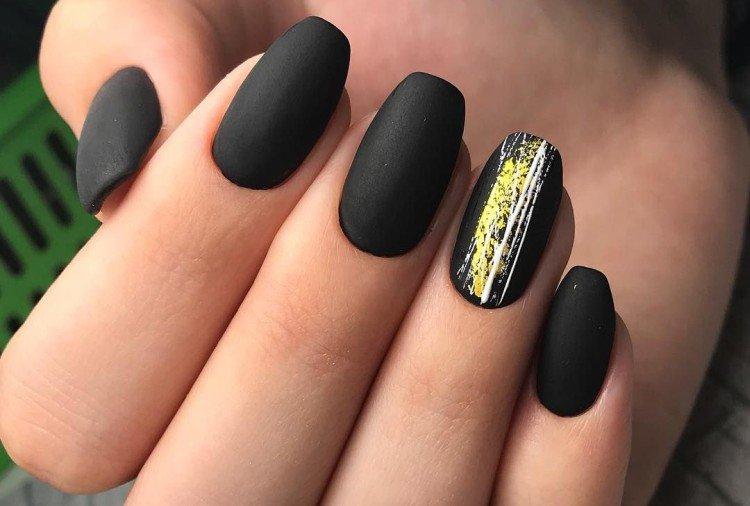 Матовый маникюр