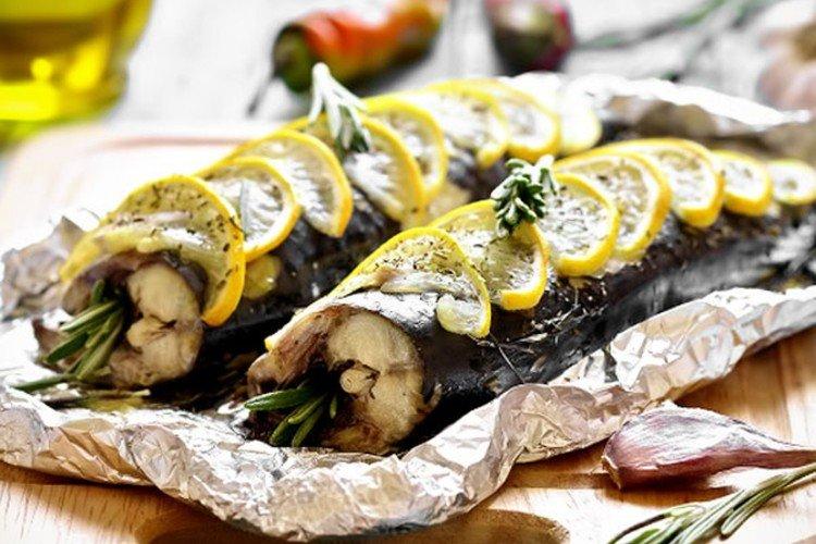 Запеченная скумбрия в фольге