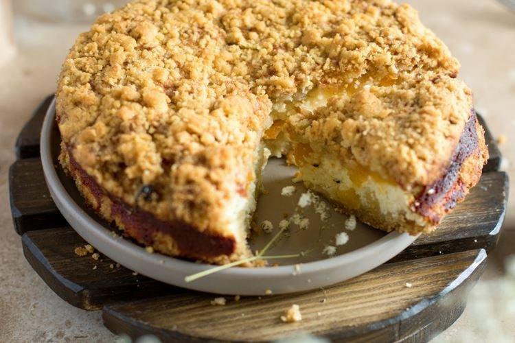 Королевская ватрушка с сухофруктами