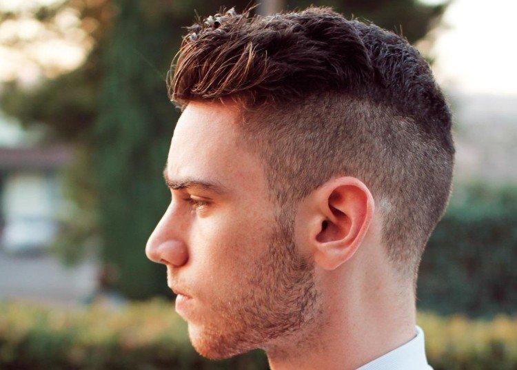 Полубокс с удлиненными прядями на макушке