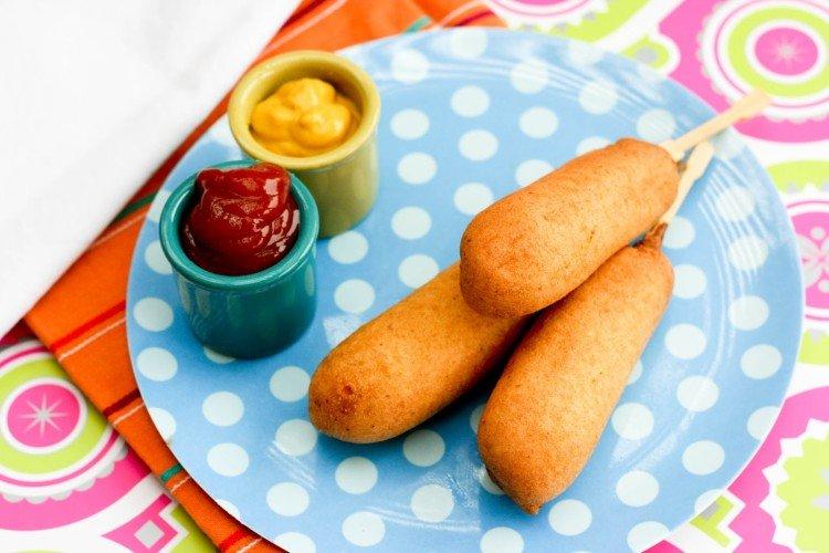 Сосиски в кукурузном кляре