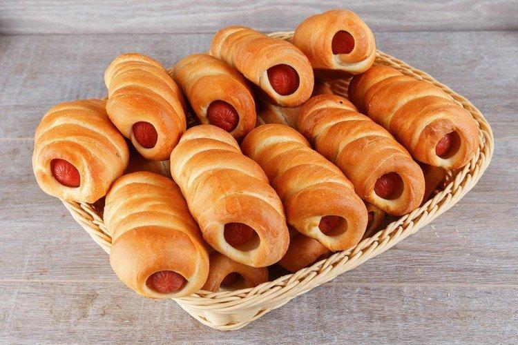 Сосиски в творожном тесте