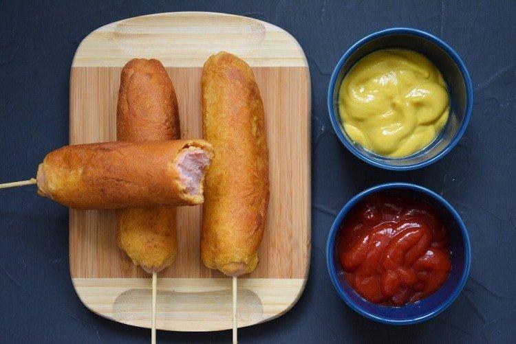 Сосиски в кукурузном тесте