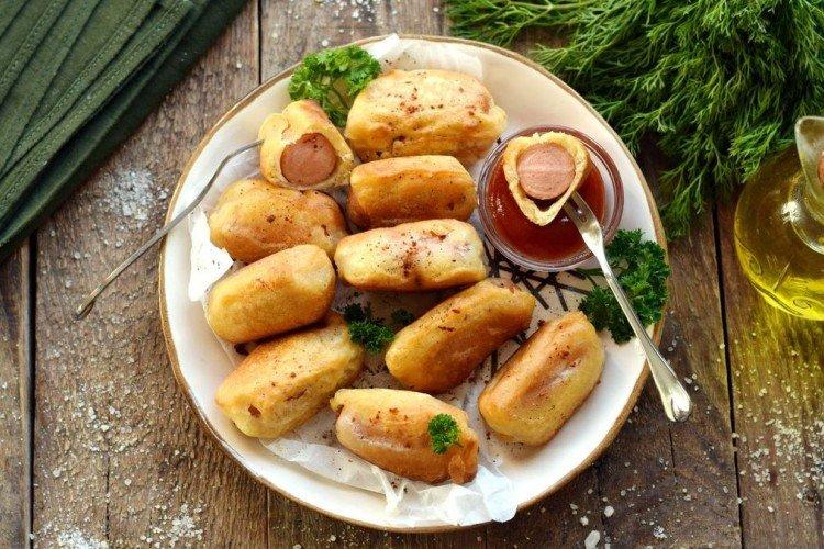 Сосиски в тесте с яйцом