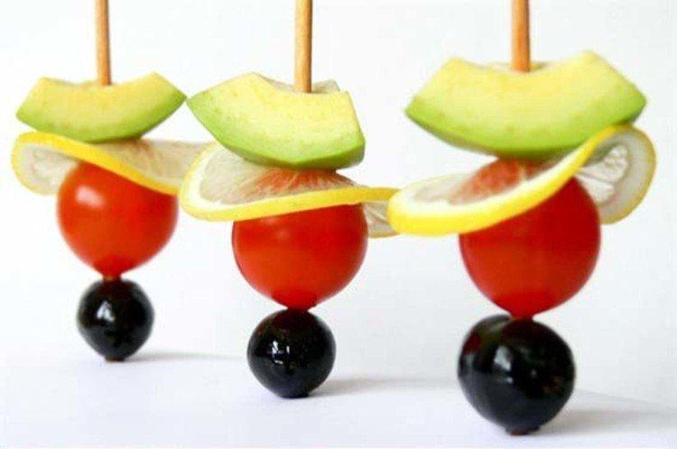 Канапе с авокадо и лаймом