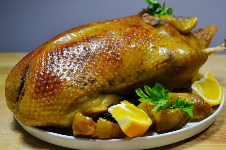 Запеченная утка с мятой