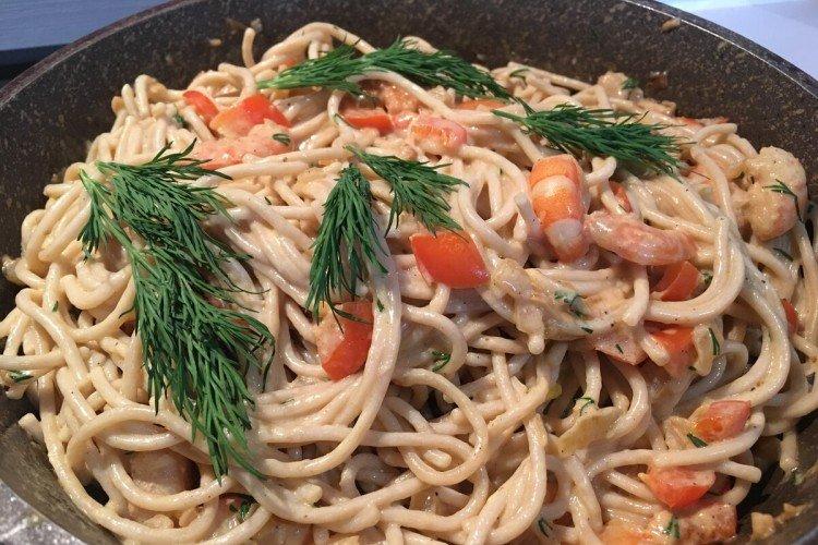 Фунчоза с креветками в чесночном соусе