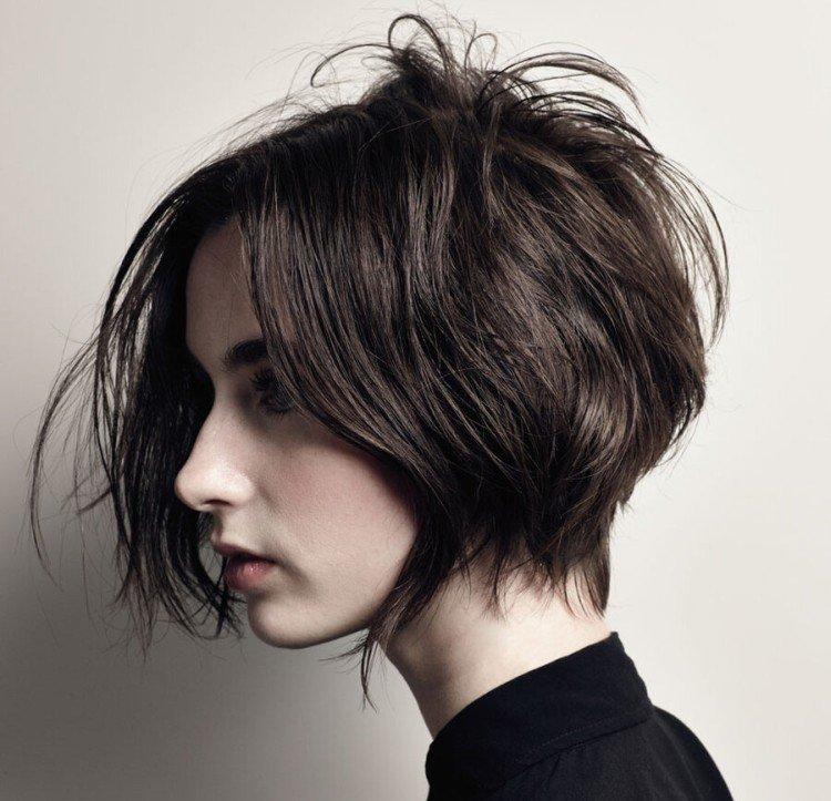 Томбой с прямым пробором