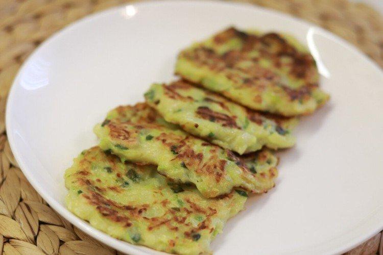 Оладьи из кабачков со стручковой фасолью