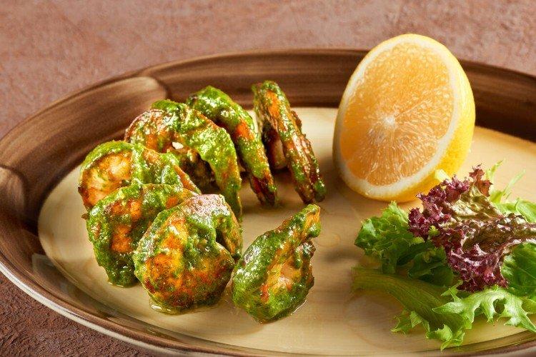 Креветки в соусе песто