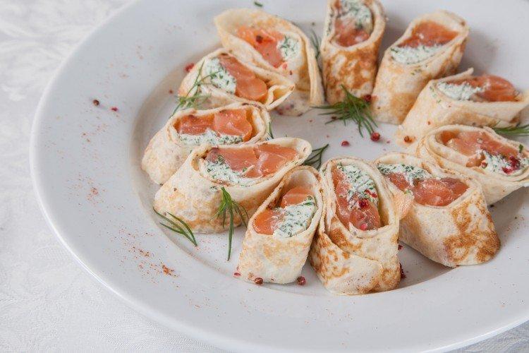 С красной рыбой и крем-сыром