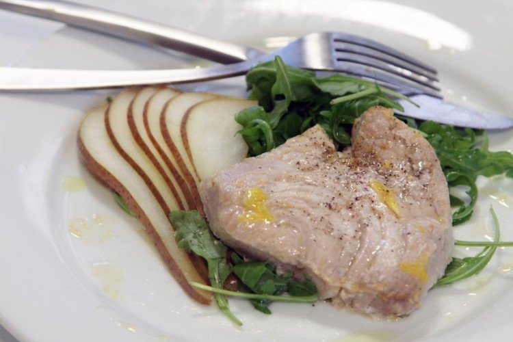 Тунец с грушей