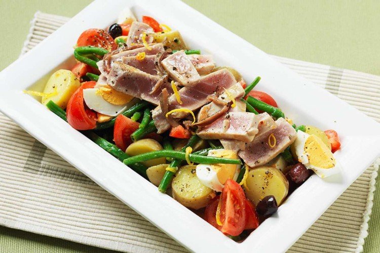 Салат с тунцом и картофелем