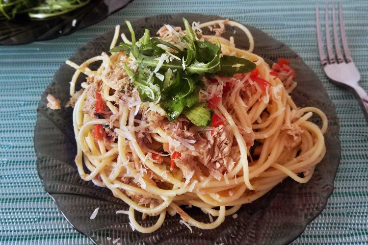 Паста с тунцом и вином