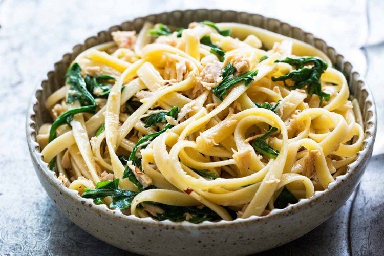 Паста с тунцом и шпинатом