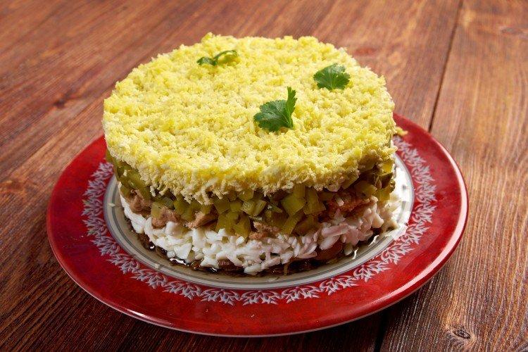 Салат с печенью индейки и шампиньонами