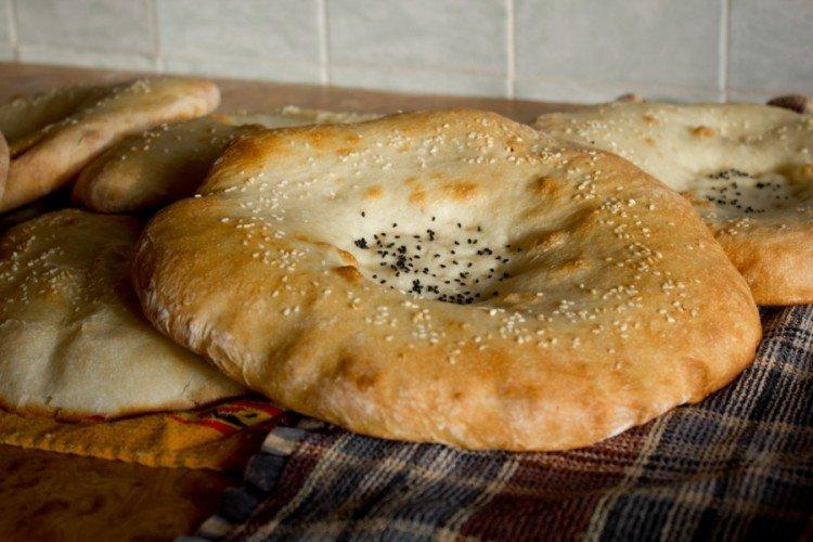 Узбекская лепешка с мясом