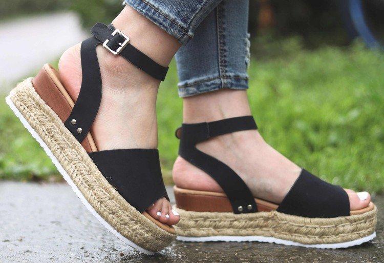 Плетеные сандалии