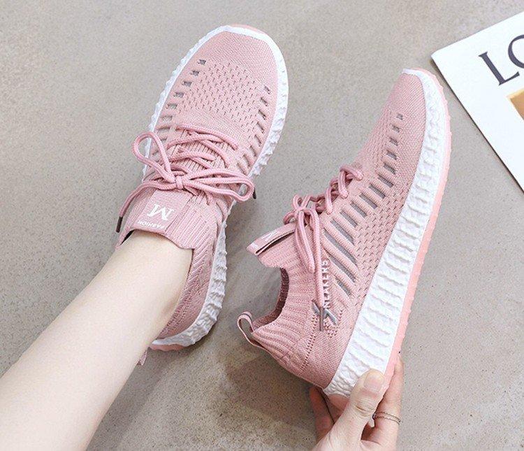 Женские кроссовки, весна-лето 2021 - фото и идеи