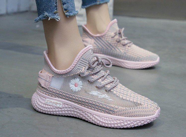 Женские кроссовки, весна-лето 2021 - фото и идеи