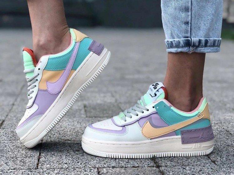 Женские кроссовки, весна-лето 2021 - фото и идеи