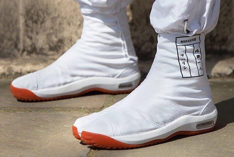 Кроссовки таби