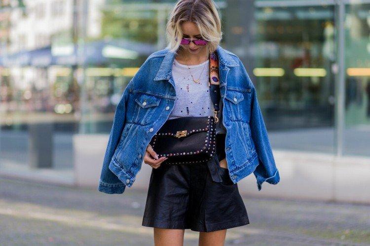 С джинсовой курткой