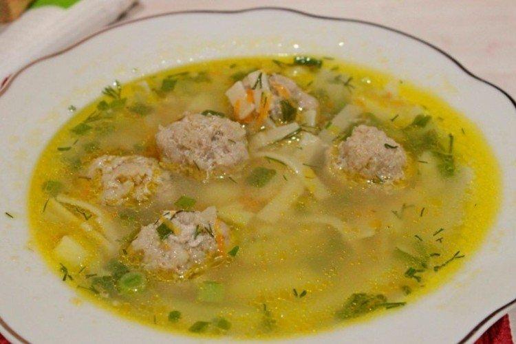 Суп из маша с фрикадельками и лапшой