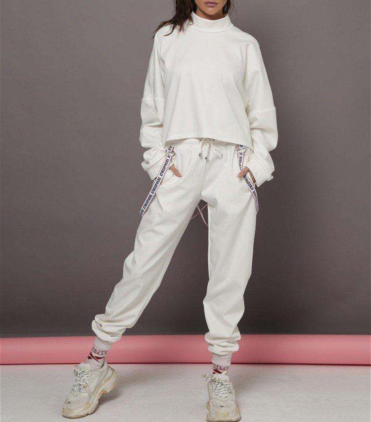 Модные женские спортивные костюмы 2021 - фото