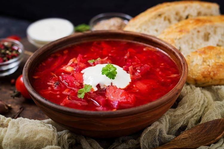 Борщ с тушенкой и квашеной капустой