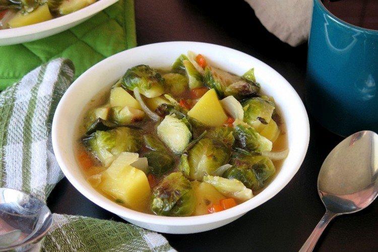 Суп с курицей и брюссельской капустой